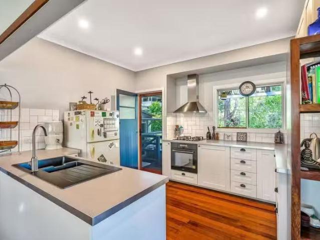 Nice 33 Gifford Street, ALDERLEY, QLD 4051 House for Rent