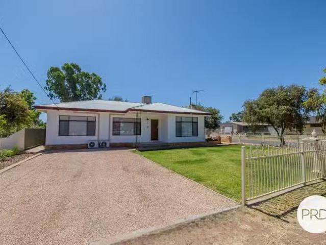 Just in! 33 Helena Street, Wentworth, NSW 2648