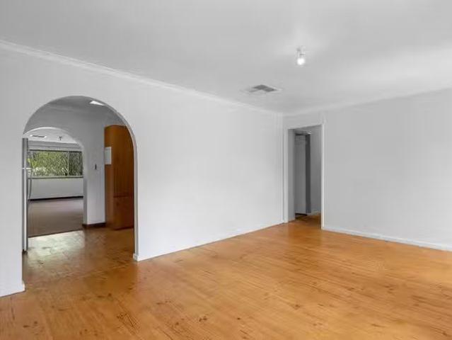 Nice 33 Richards Drive, Morphett Vale, SA 5162