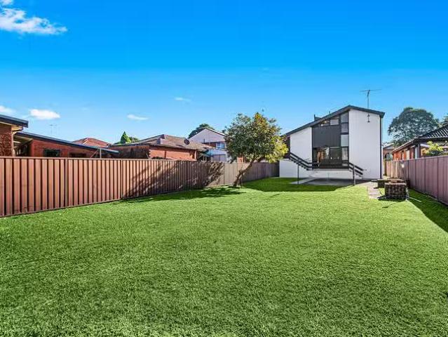 For Rent! 33 Spring Street, Arncliffe, NSW 2205