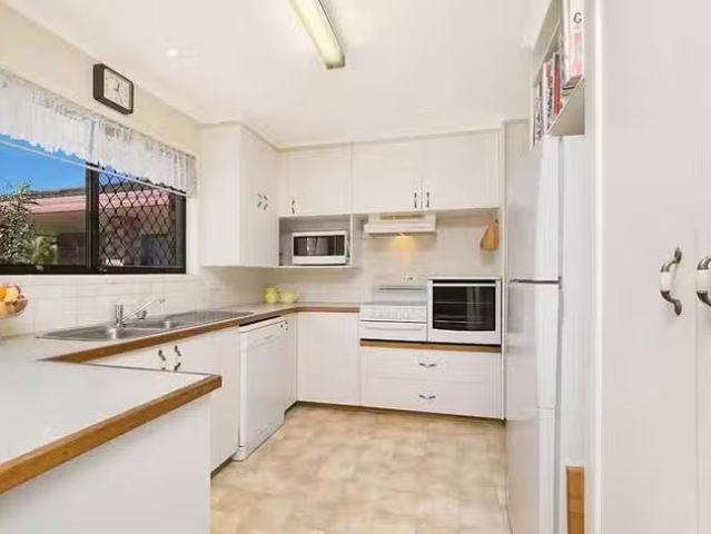 Unique 33 Whitcomb Street, Hillcrest, QLD 4118