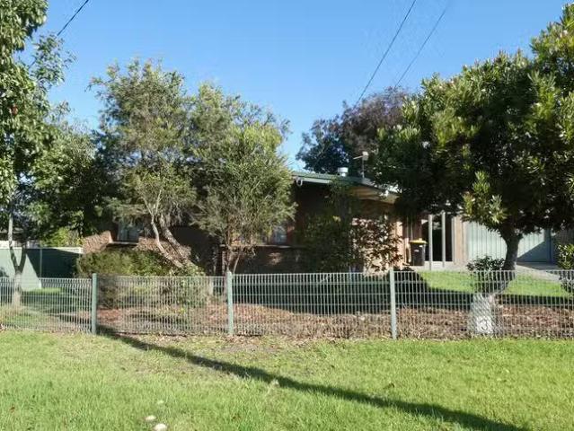 Unique 3 Carpenter Street, Maffra, VIC 3860