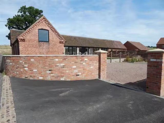 For Rent! 3 BA 3 bedroom barn conversion for rent in Stoney La.