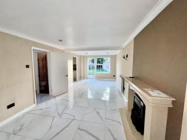 For Rent! 3 BA 3 bedroom detached house for rent in Scaife Roa.