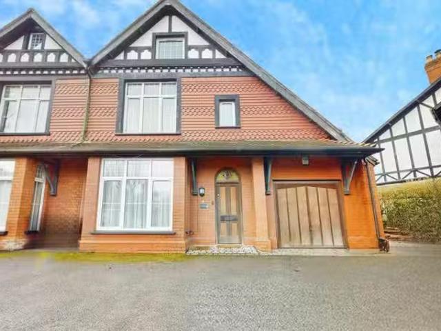 Charming 3 BA 4 bedroom semi detached house for rent in Fidlas.