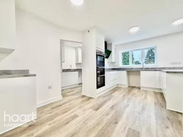 Nice 3 BA 5 bedroom semi detached house for rent in Clydesdale.