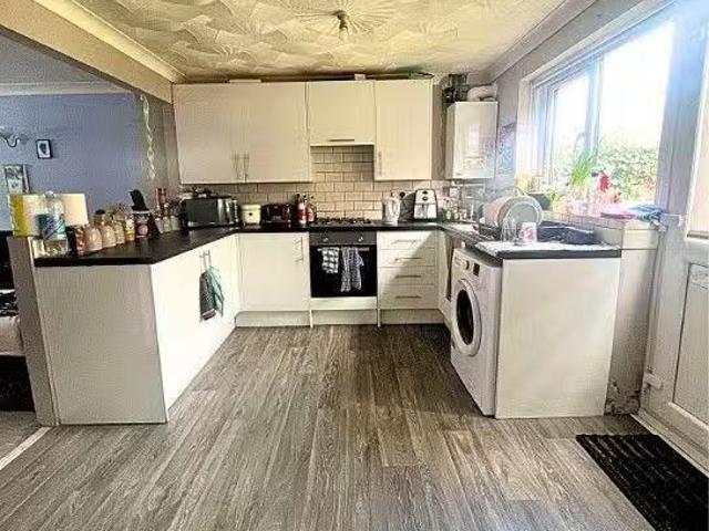 Just in! 3 BA 5 bedroom terraced house for rent in Regency Pla.