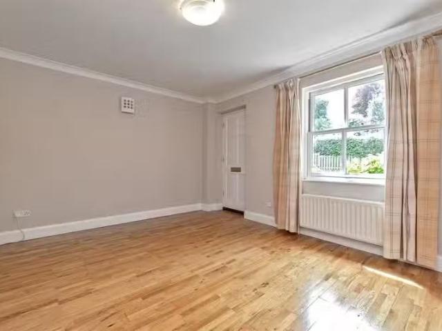 Deal! 3 bedroom terraced house for rent in Old London Road, St.