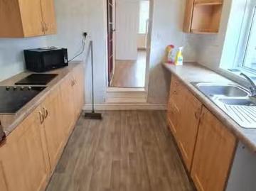 Just in! 3 bedroom terraced house for rent in Riverside Place.
