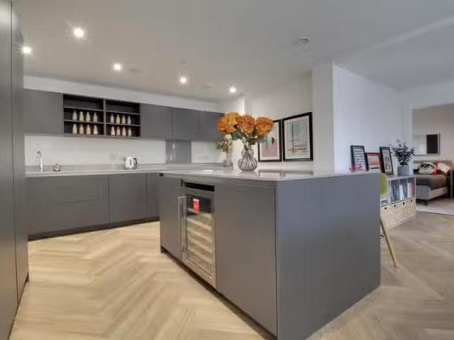 For Rent! 3 bedroom apartment for rent in Lockside Wharf, Scot.