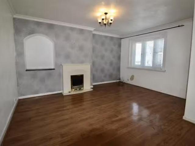 Rental! 3 bedroom end of terrace house for rent in Lydford Wal.