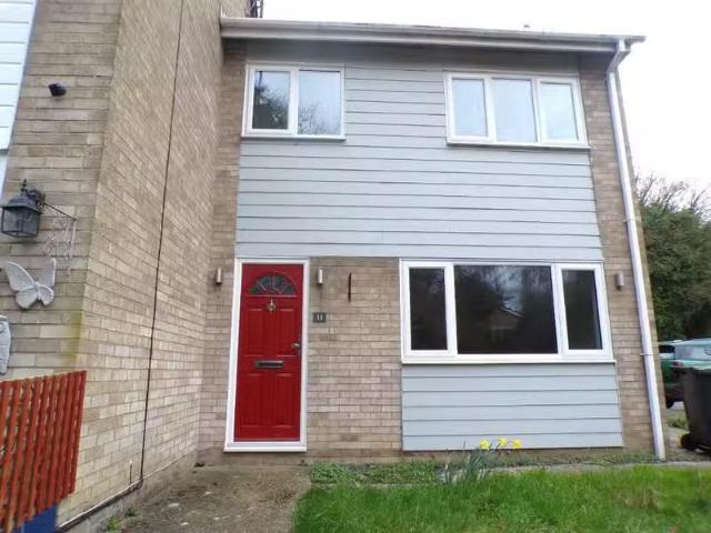 Charming 3 bedroom semi detached house for rent in Bumpstead R.