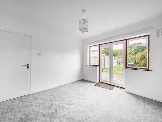 Charming 3 bedroom semi detached house for rent in Branston Cr.