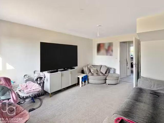 Cheap 3 bedroom semi detached house for rent in Christopher Ga.