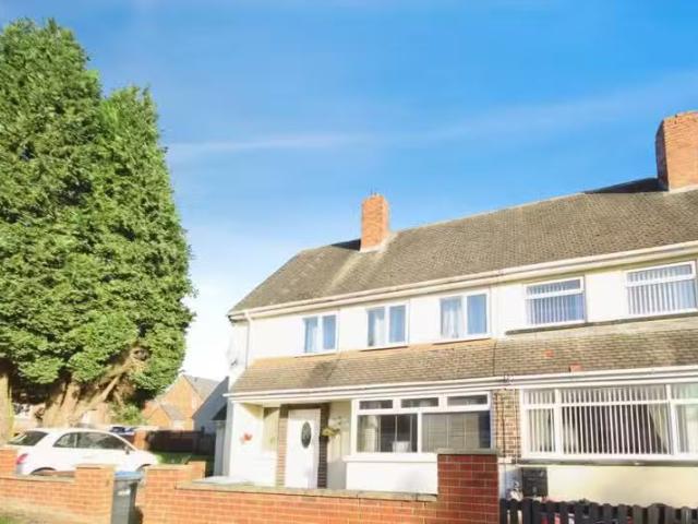 Rental! 3 bedroom semi detached house for rent in Commercial S.