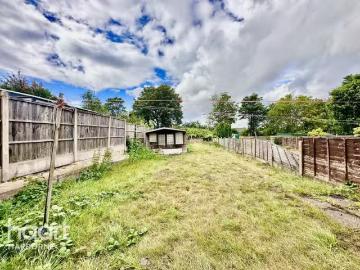 Just in! 3 bedroom semi detached house for rent in Princes Rd.