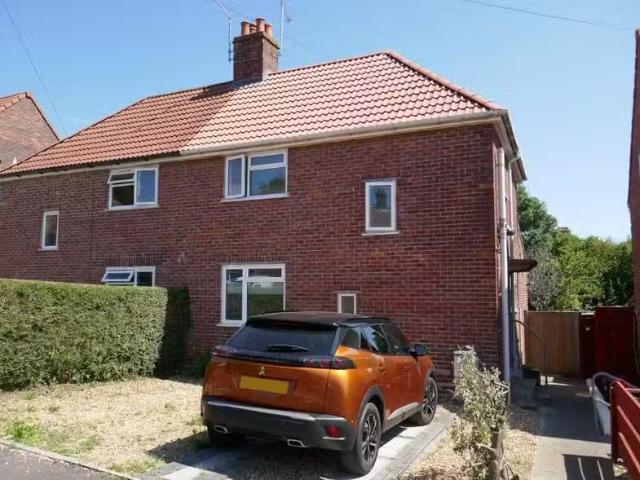 Unique 3 bedroom semi detached house for rent in St Andrews Ro.