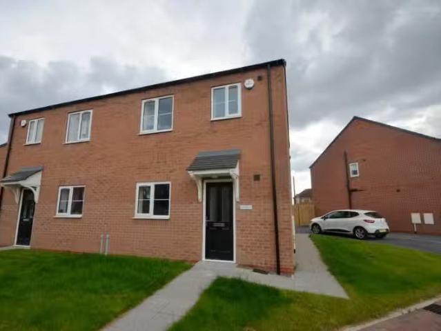 Nice 3 bedroom semi detached house for rent in Waterworks Stre.