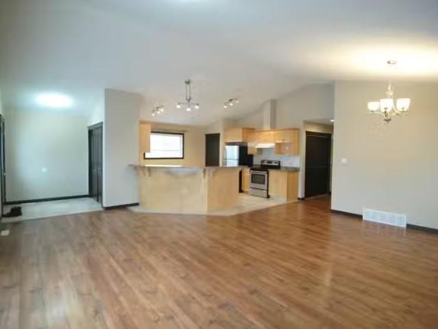 Unique 3 Bedroom Spacious 3 Bedroom 1 Bathroom Main floor! Pe.
