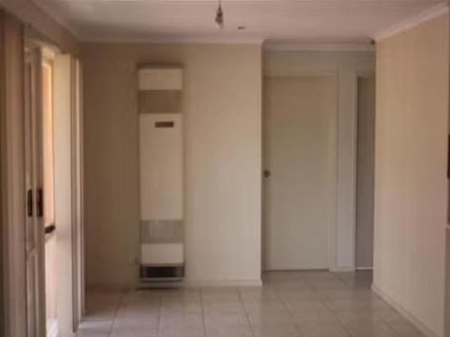 Cheap 3 Bryson Court, Endeavour Hills, VIC 3802