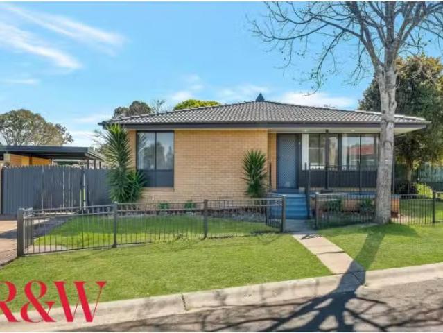 For Rent! 3 BR 3 fishong Way, Airds House for rent Listed by.
