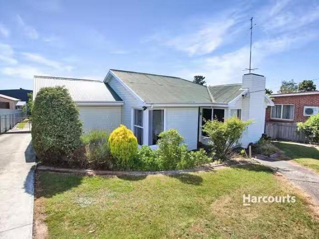 Cozy 3 BR 3 Hillcrest Road, DEVONPORT, TAS 7310 House for Rent