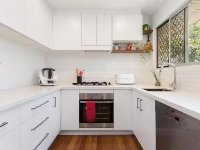 Unique 3 BR 3 Kanturk Street, FERNY GROVE, QLD 4055 House fo.