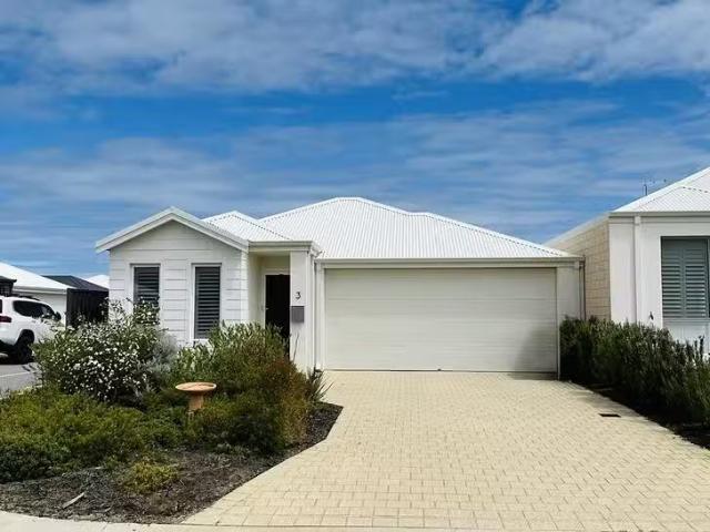 Deal! 3 BR 3 Limahuli Way, Lakelands, WA 6180