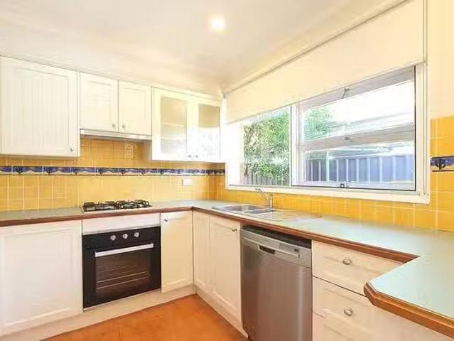 Deal! 3 BR 3 Sunda Avenue, Whalan, NSW 2770