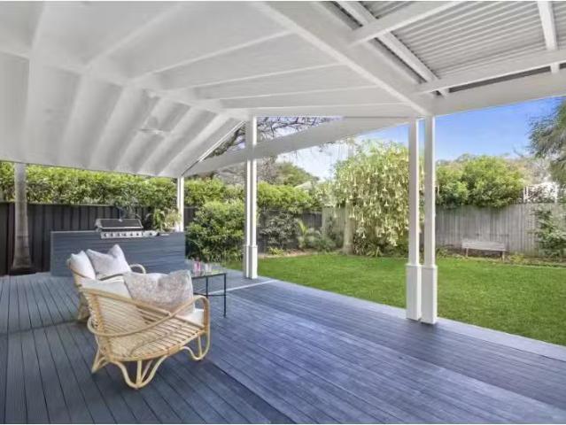 Unique 3 BR 1063 Barrenjoey Road, Palm Beach House for rent L.