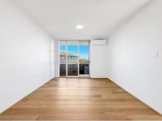 Just in! 3 BR 10/1 3 TIPTREES Avenue, Carlingford Apartment fo.