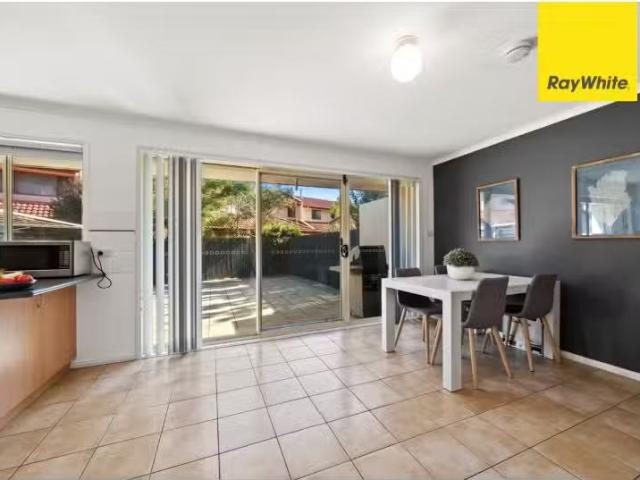 Cozy 3 BR 1/15 Aspinall Street, WATSON Townhouse for rent Lis.