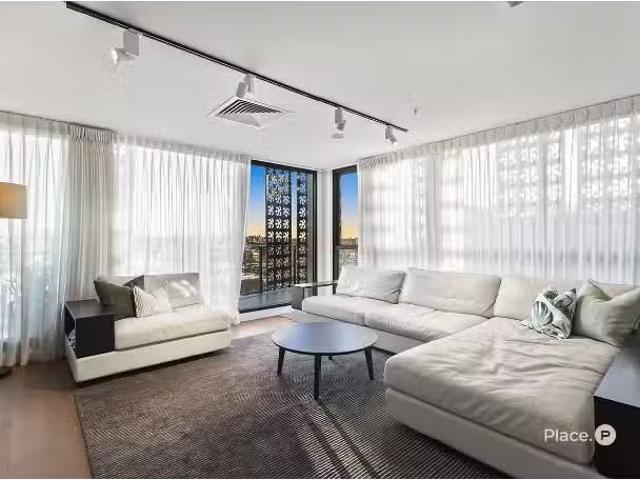 Deal! 3 BR 1103/21 Buchanan Street, West End Apartment for ren.