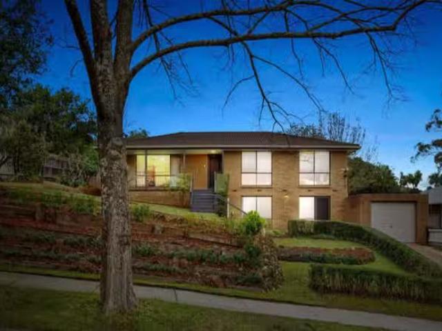 Rental! 3 BR 11 Alawara Drive, Mooroolbark, VIC 3138