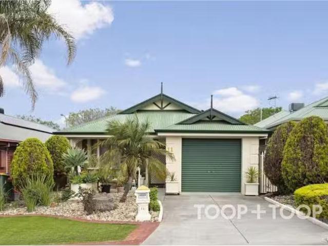 Deal! 3 BR 11 Gilchrist Close, Greenwith, SA 5125