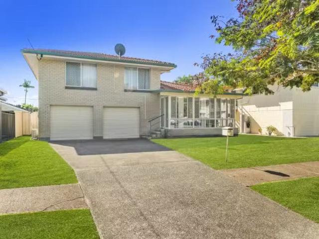 Cheap 3 BR 11 Koombala Street, TUGUN House for rent Listed by.
