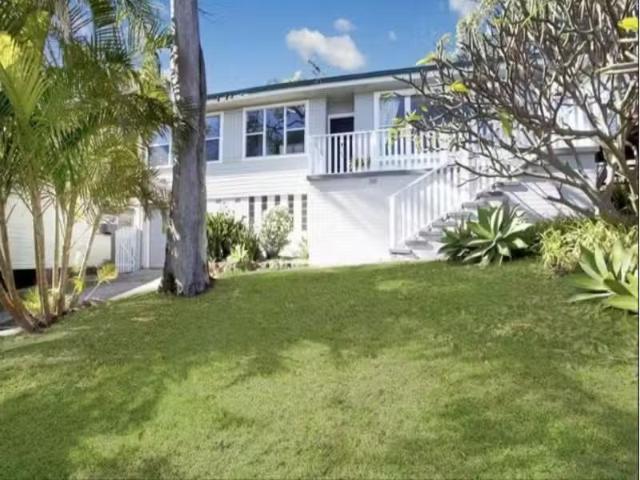 Nice 3 BR 11 Kuranda Crescent, Kotara House for rent Listed b.