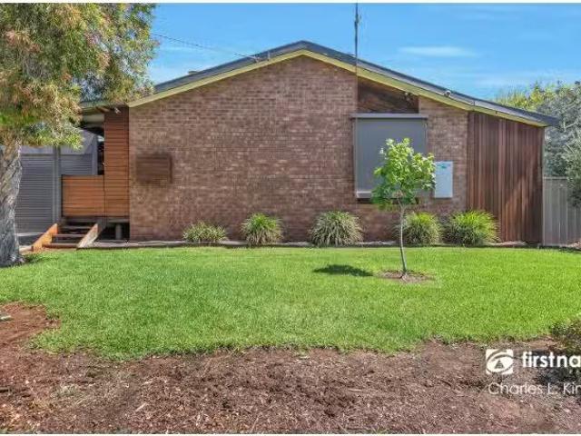 Cozy 3 BR 11 Mc Intosh Street, Echuca House for rent Listed b.