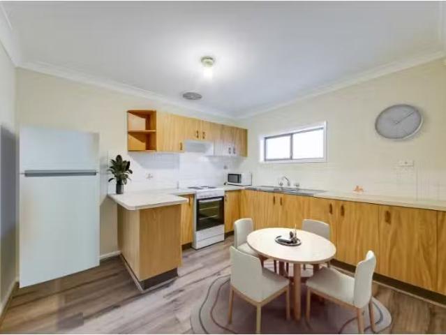 Unique 3 BR 1/254 Camden Valley Way, Narellan Townhouse for re.
