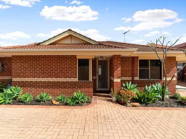 Cozy 3 BR 1/210 Crawford Road, Inglewood, WA 6052