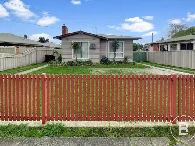 Unique 3 BR 1220 Grevillea Road, Wendouree, VIC 3355