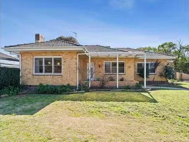 Charming 3 BR 12 Broadway Street, Cobram, VIC 3644