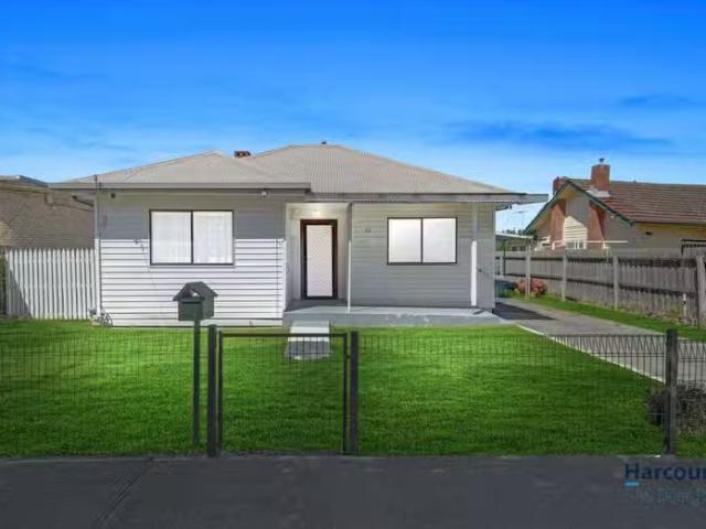 For Rent! 3 BR 12 Oberon Avenue, ST ALBANS, VIC 3021 House f.