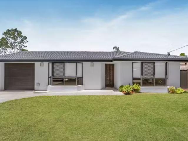 Nice 3 BR 12 Portmarnock Drive, VICTORIA POINT, QLD 4165 Hou.