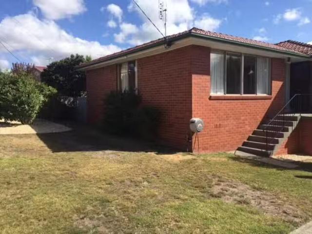 Cozy 3 BR 135 Flagstaff Gully Road, Lindisfarne, TAS 7015