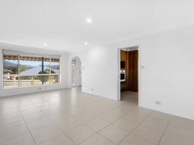 Deal! 3 BR 1/38 Harvie Drive, Boambee East House for rent Lis.