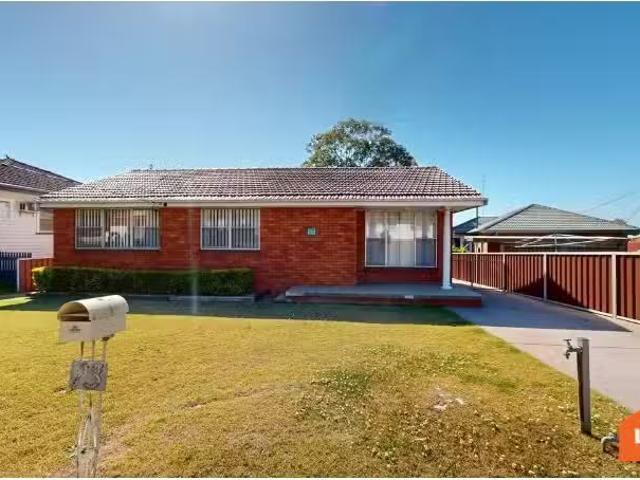 Cheap 3 BR 13 Crisp Avenue, Rutherford House for rent Listed.