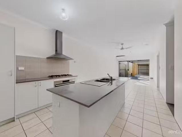 For Rent! 3 BR 13 Agora Lane, Alkimos, WA 6038