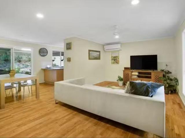 For Rent! 3 BR 13 Brigalow Street, LITTLE MOUNTAIN, QLD 4551.