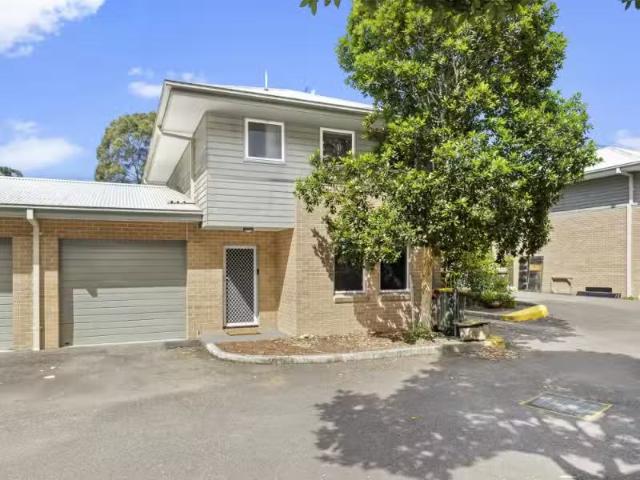 Just in! 3 BR 14/1 9 Burns Road, Ourimbah Townhouse for rent.